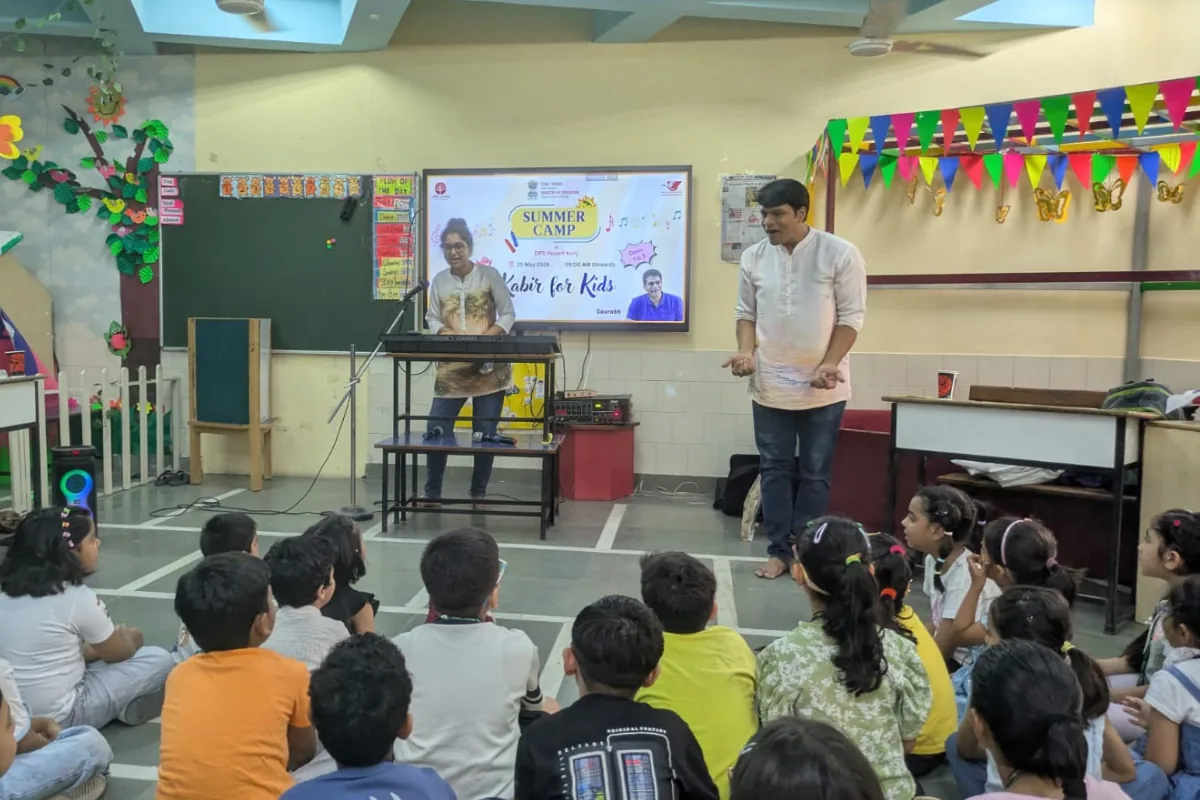 Storytelling from the front of the classroom